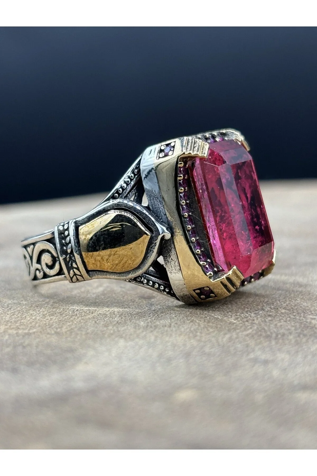Pembe Paraiba Taşlı 925 Ayar Gümüş Erkek Yüzük – El İşçiliği, 12 Gram Özel Tasarım