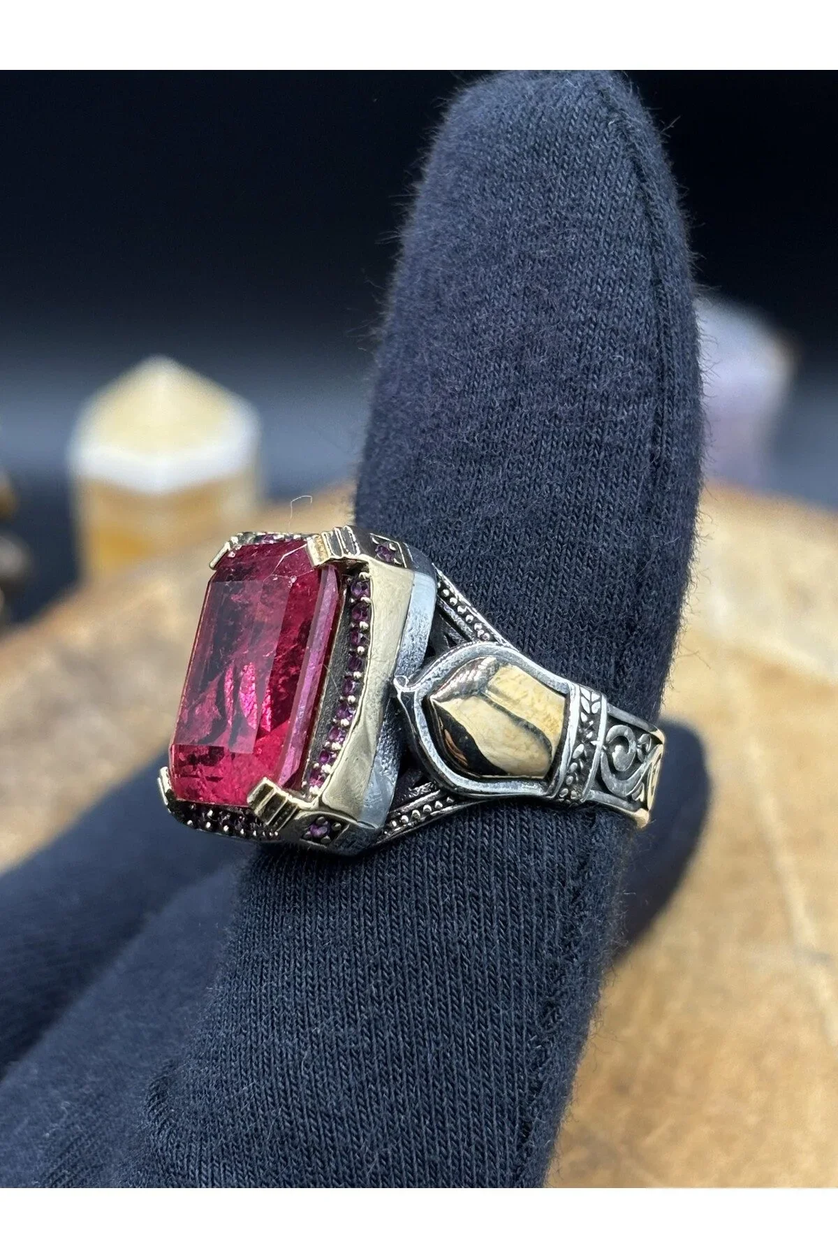 Pembe Paraiba Taşlı 925 Ayar Gümüş Erkek Yüzük – El İşçiliği, 12 Gram Özel Tasarım