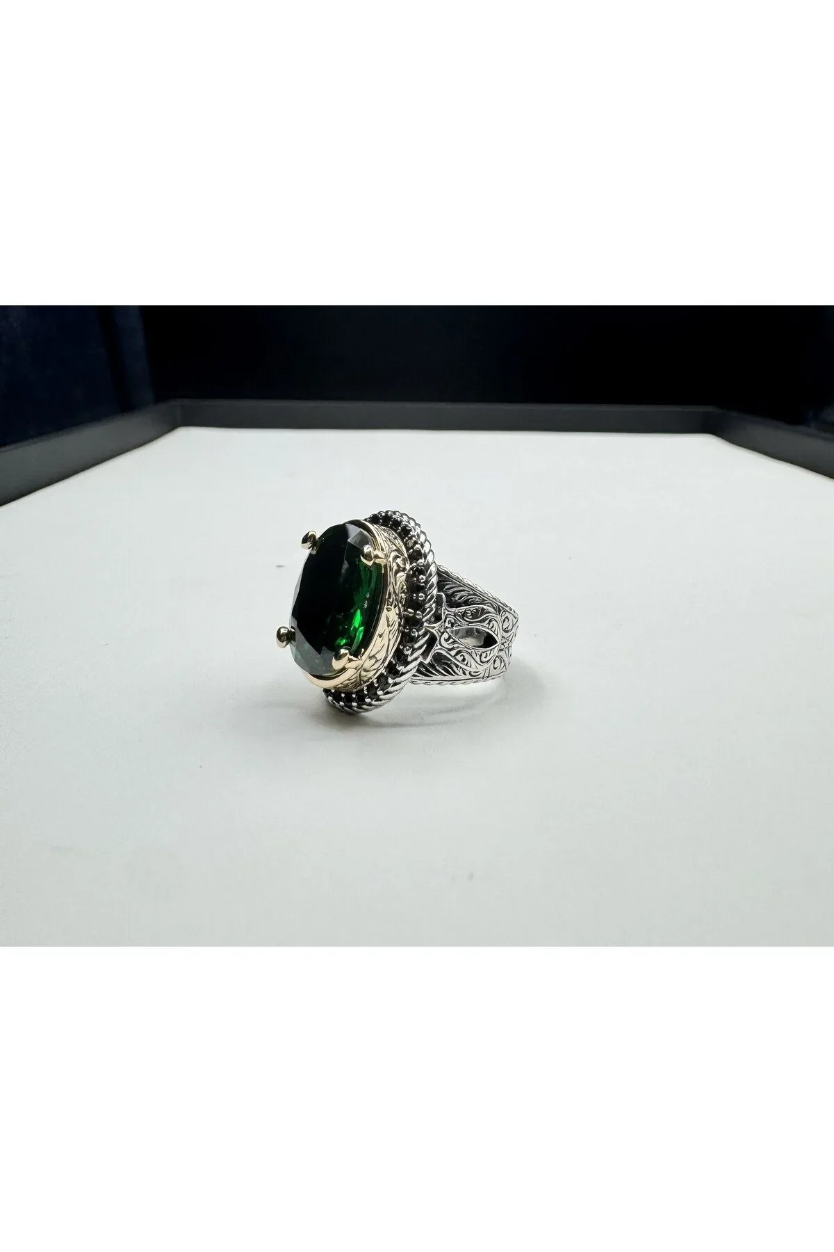 925 Ayar Gümüş Yüzük Yeşil Zirkon Taşlı Siyah Zirkon Kenarlı Oval Model El İşçiliği Erkek Yüzük