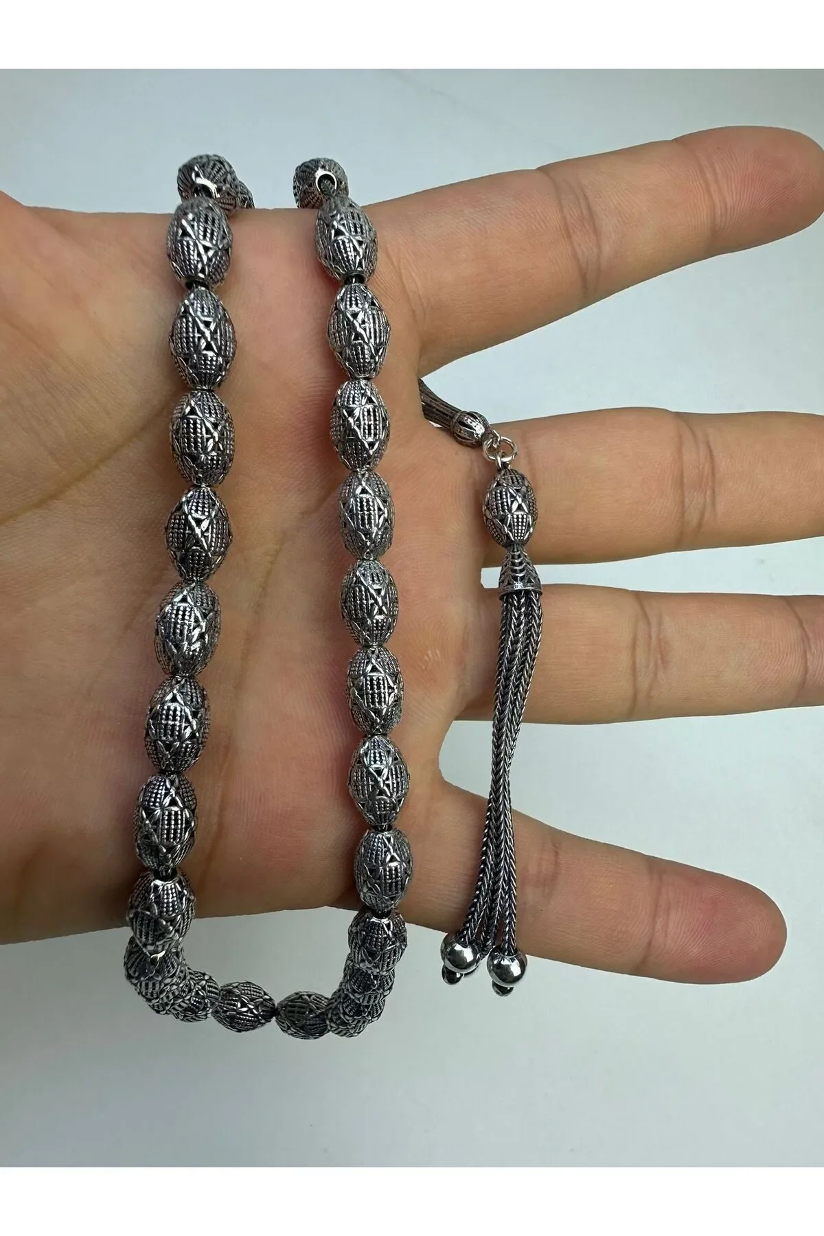 El Işçiliği Hafif Ve Şık Gümüş Arpa Kesim Fizyon Tesbih - 925 Ayar Oksitli Gümüş 26 gram 28 Cm