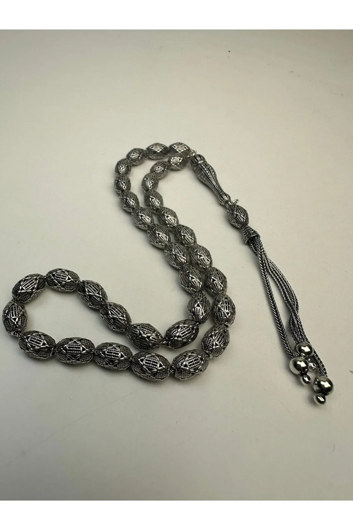 El Işçiliği Hafif Ve Şık Gümüş Arpa Kesim Fizyon Tesbih - 925 Ayar Oksitli Gümüş 26 gram 28 Cm