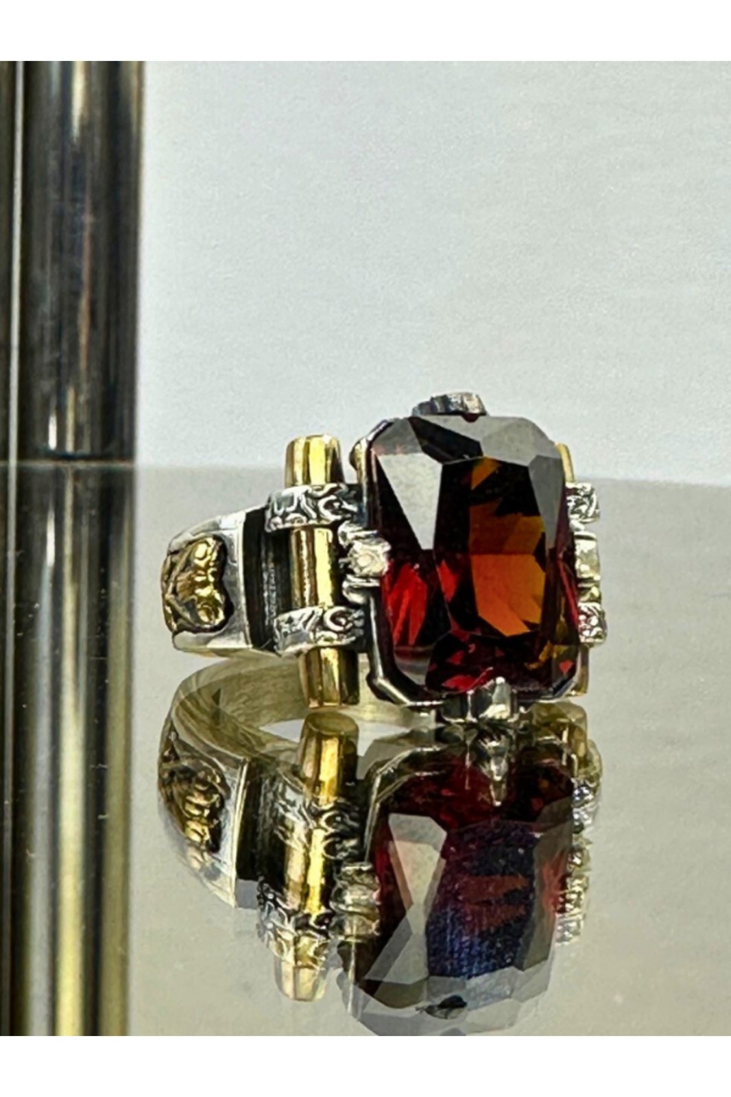 Erkek Gümüş Yüzük Kırmızı Zirkon Taşlı Kalkan Model 925 Ayar - 15
